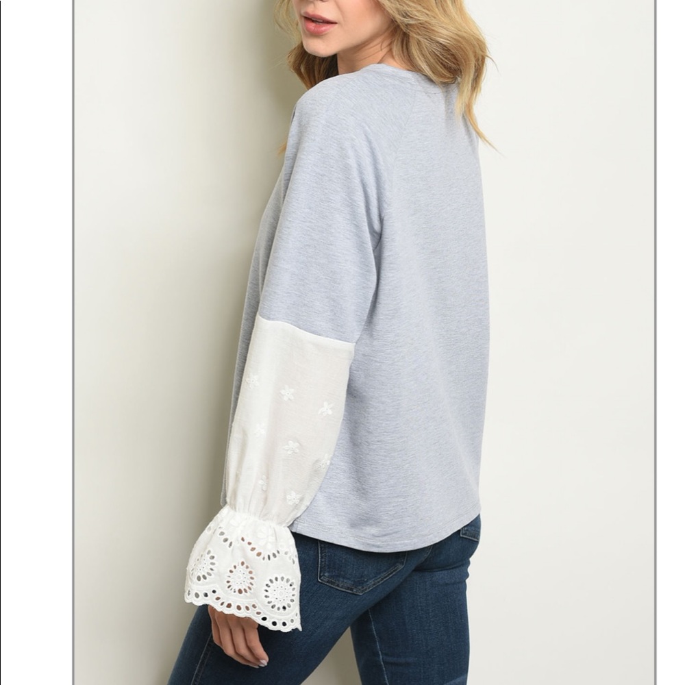 3/$36 GILLI grey long sleeve tee with lace sleeves - Picture 2 of 8